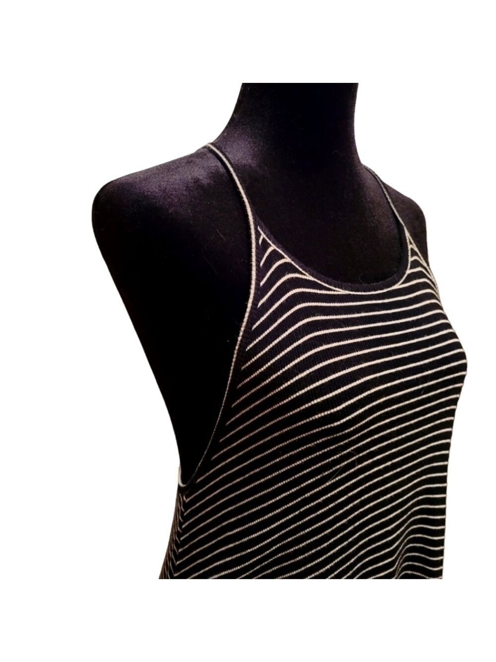 ❣️3 for $25❣️long line tank. Black with white stripes